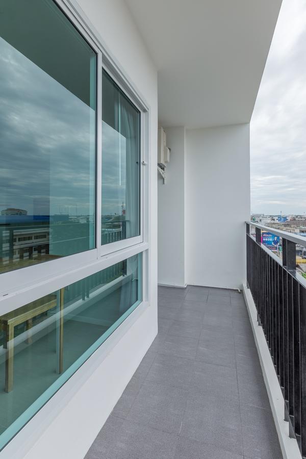 Thongchen Residence Samut Sakhon Екстериор снимка
